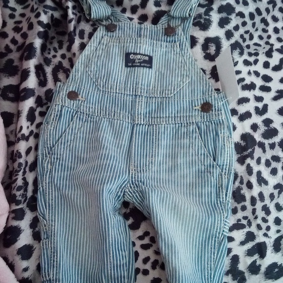 Oshkosh 3 months overalls - Picture 1 of 5